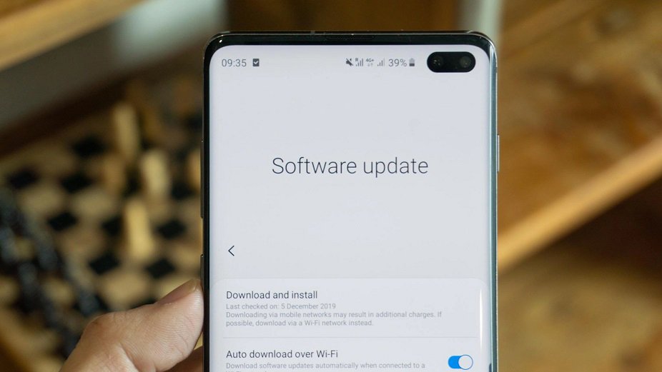 The official list of Samsung devices that will receive three software