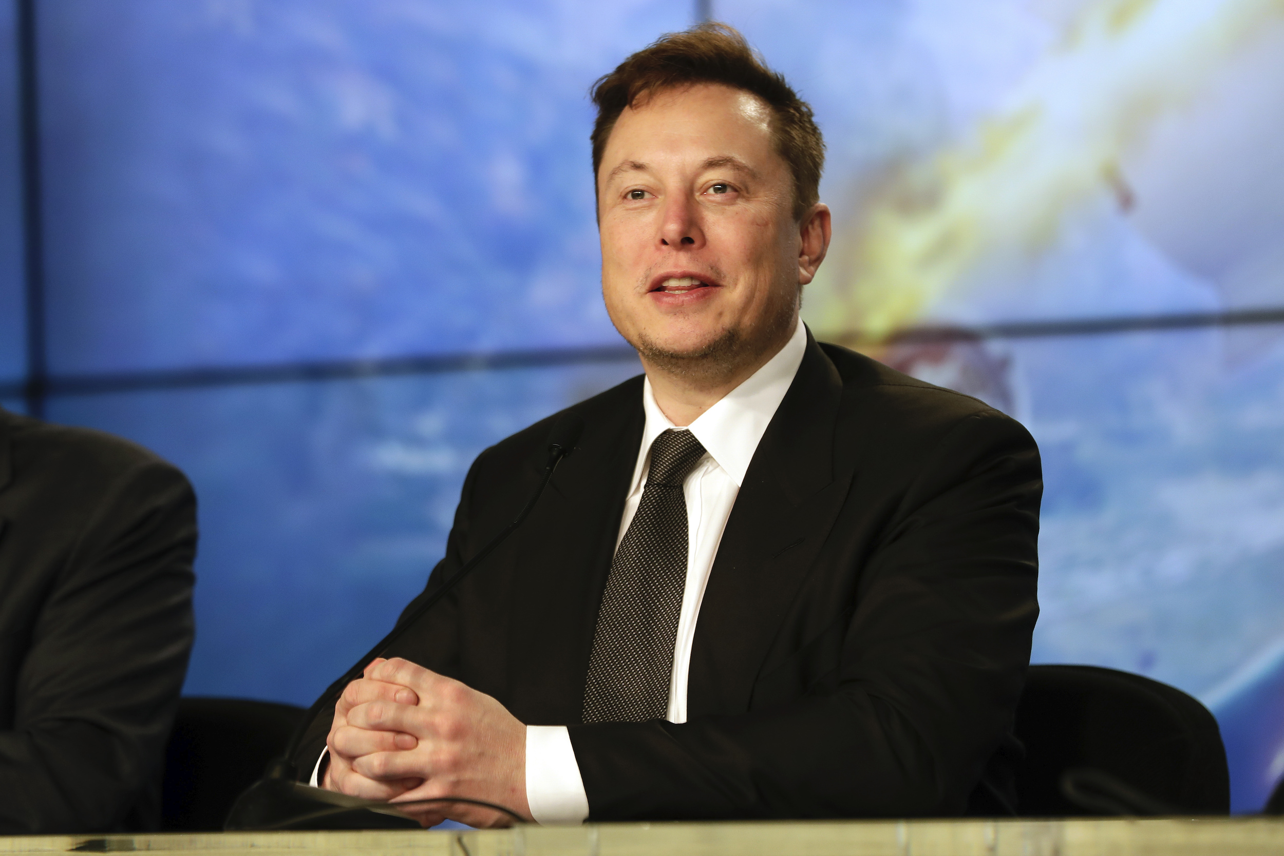 Now Elon Musk is the third richest man in the world - NNS